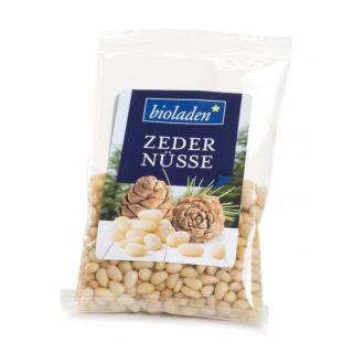 b*Zedernüsse